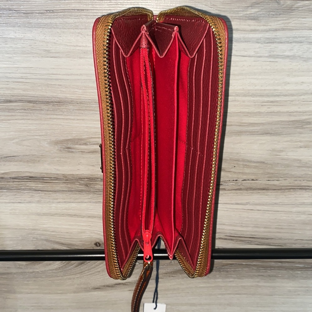 NWT- Dooney & Bourke Large Pebble Leather Zip Around Wristlet, Cranberry - Picture 6 of 8